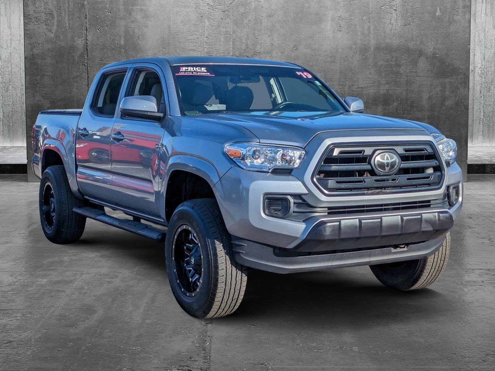 2019 Toyota Tacoma 2WD Vehicle Photo in Bradenton, FL 34207