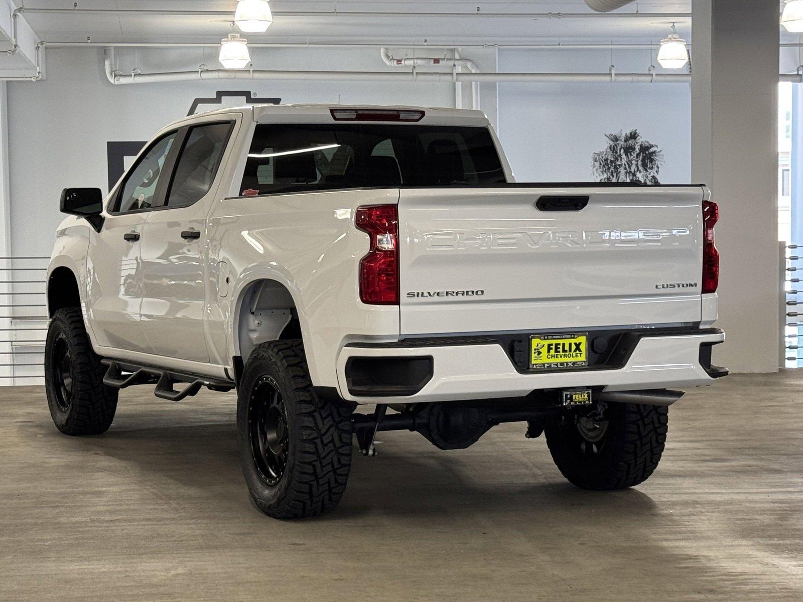 2025 Chevrolet Silverado 1500 Vehicle Photo in LOS ANGELES, CA 90007-3794