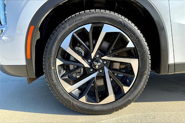 2023 Mitsubishi Outlander Vehicle Photo in Grapevine, TX 76051