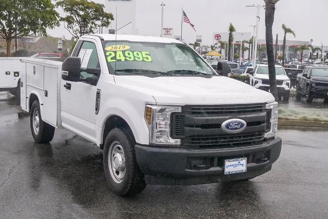 2019 Ford Super Duty F-350 SRW Vehicle Photo in VENTURA, CA 93003-8585