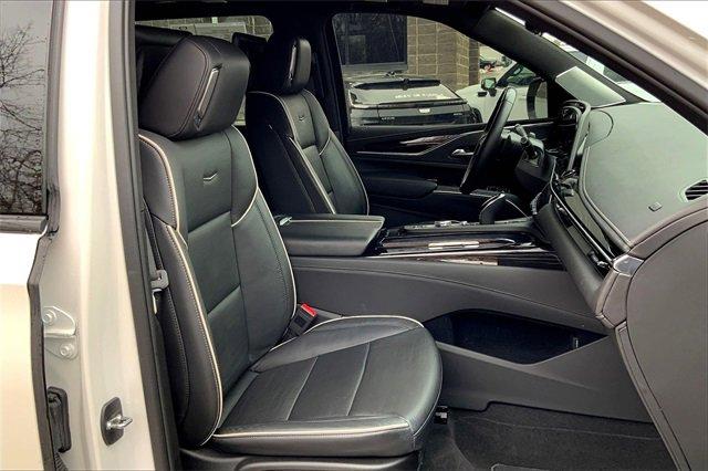 2023 Cadillac Escalade ESV Vehicle Photo in KANSAS CITY, MO 64114-4545