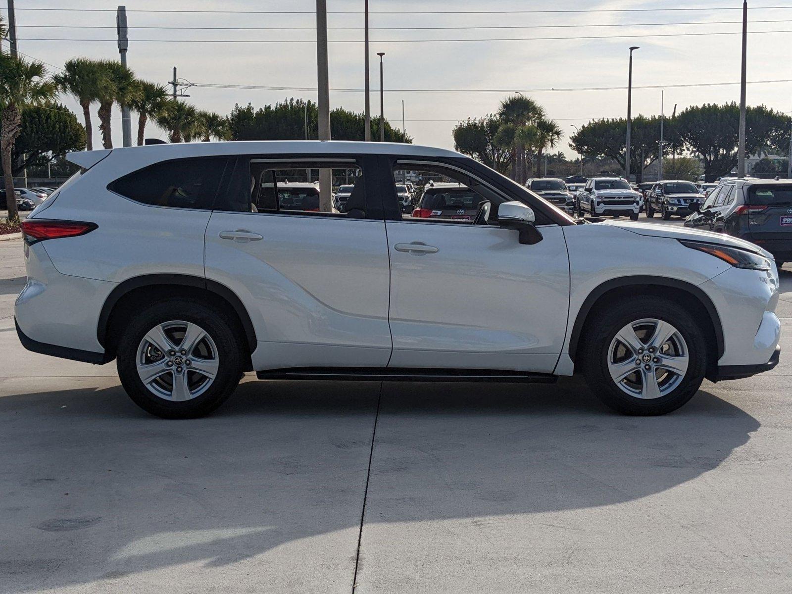 2022 Toyota Highlander Vehicle Photo in Davie, FL 33331