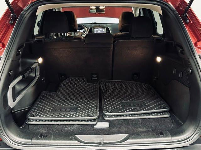 2017 Jeep Cherokee Vehicle Photo in MEDINA, OH 44256-9631