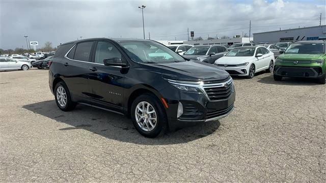Used 2022 Chevrolet Equinox LT with VIN 3GNAXKEV1NL204260 for sale in Sterling Heights, MI