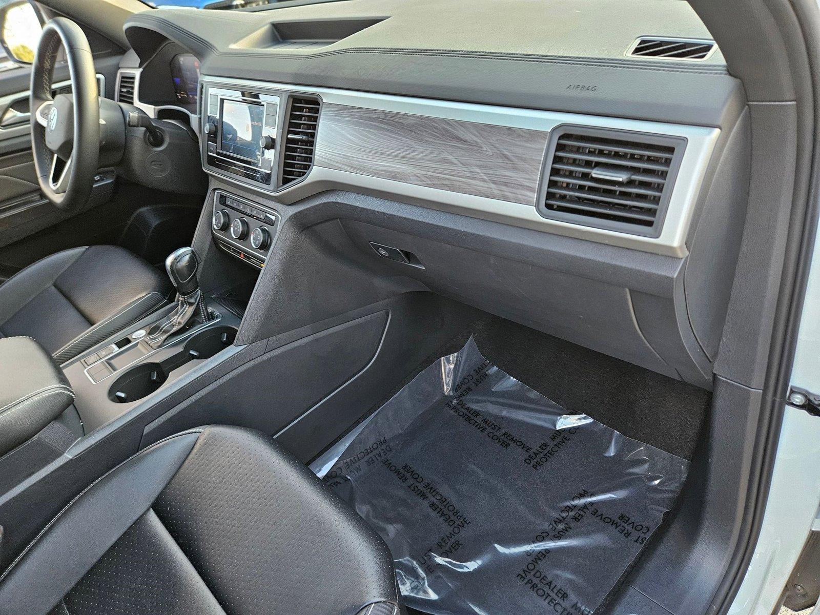 2022 Volkswagen Atlas Cross Sport Vehicle Photo in Pembroke Pines , FL 33027