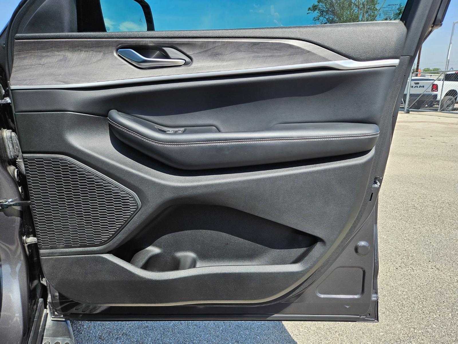 2023 Jeep Grand Cherokee Vehicle Photo in Seguin, TX 78155