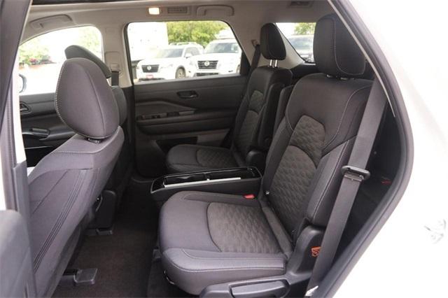2023 Nissan Pathfinder Vehicle Photo in Hazelwood, MO 63042