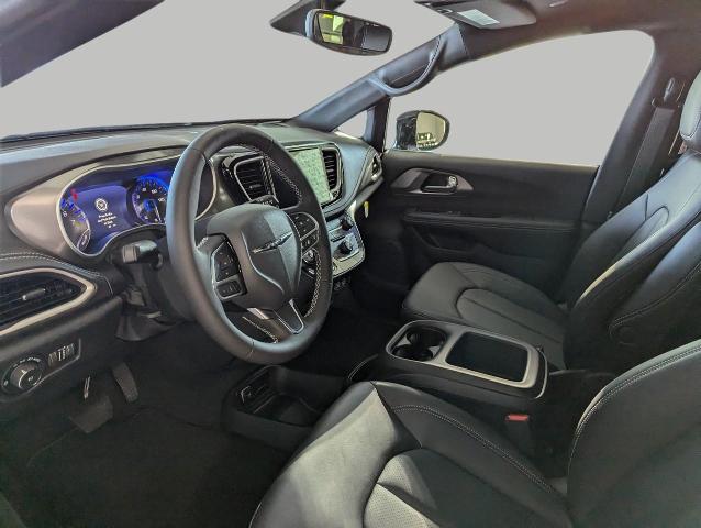 2025 Chrysler Pacifica Vehicle Photo in Oshkosh, WI 54901