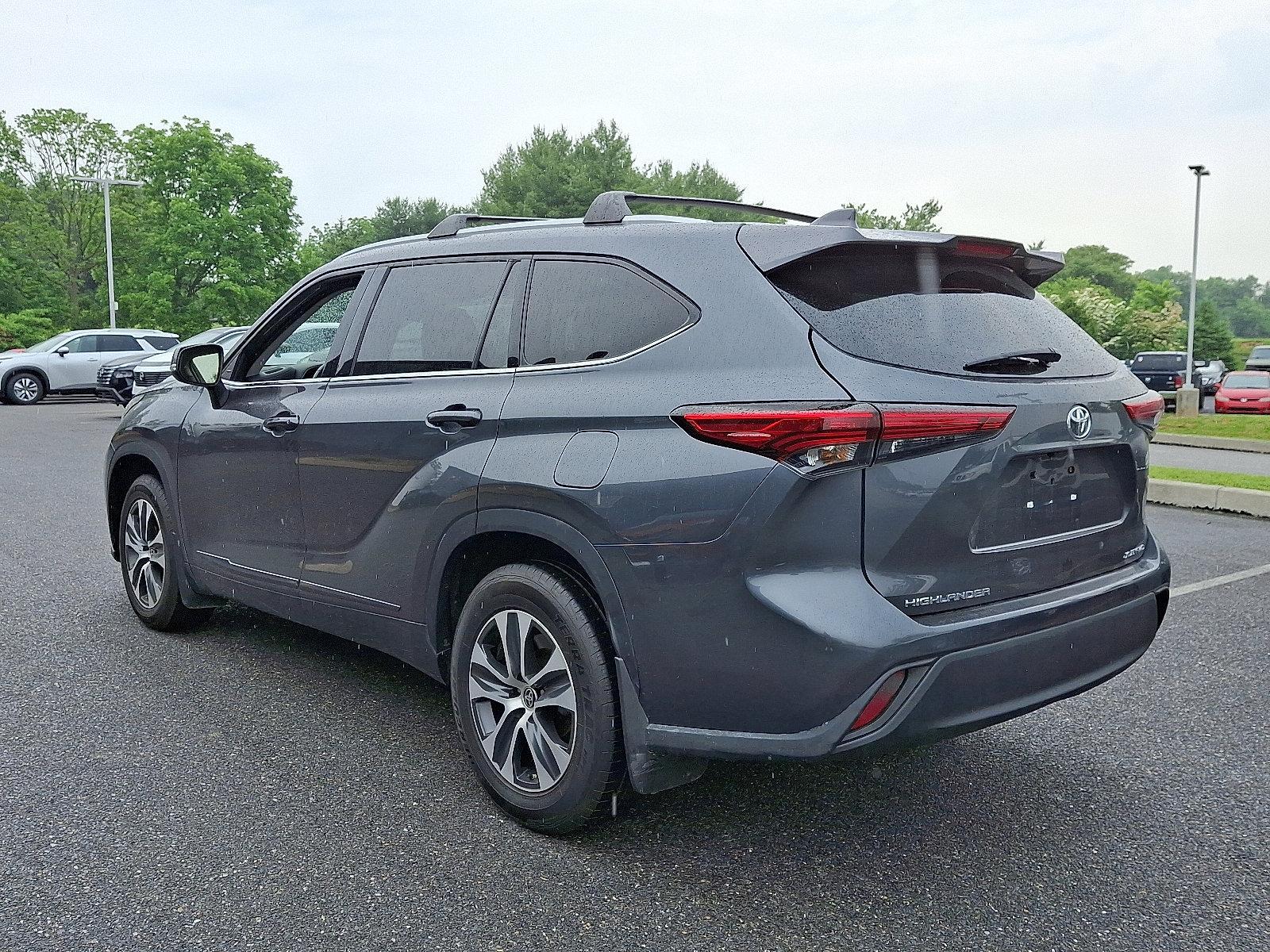 2022 Toyota Highlander Vehicle Photo in Mechanicsburg, PA 17050-2306