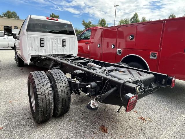 2024 Chevrolet Silverado 3500 HD Chassis Cab Vehicle Photo in ALCOA, TN 37701-3235