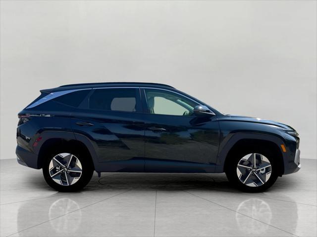 2025 Hyundai TUCSON Hybrid Vehicle Photo in Green Bay, WI 54304