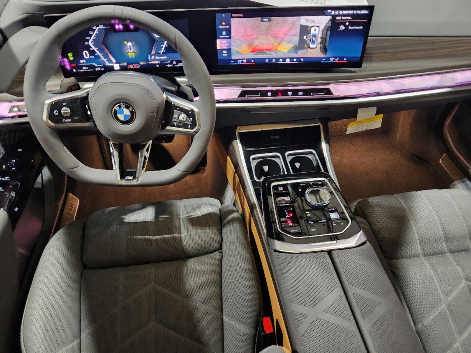 2025 BMW 760i xDrive Vehicle Photo in GRAPEVINE, TX 76051