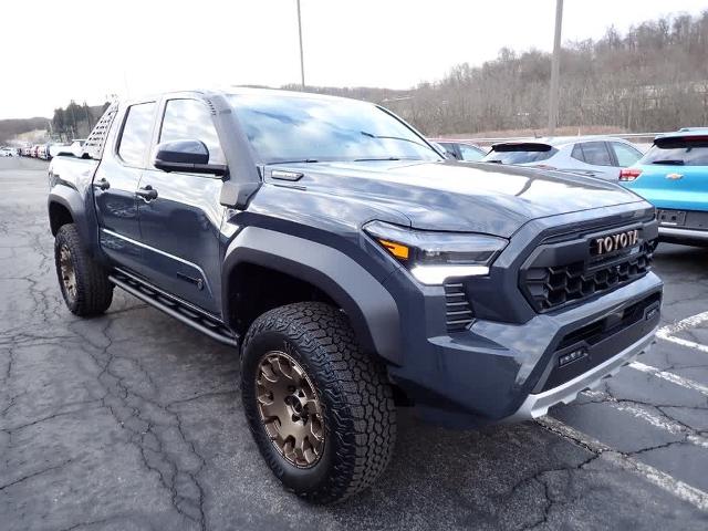 2024 Toyota Tacoma 4WD Vehicle Photo in ZELIENOPLE, PA 16063-2910