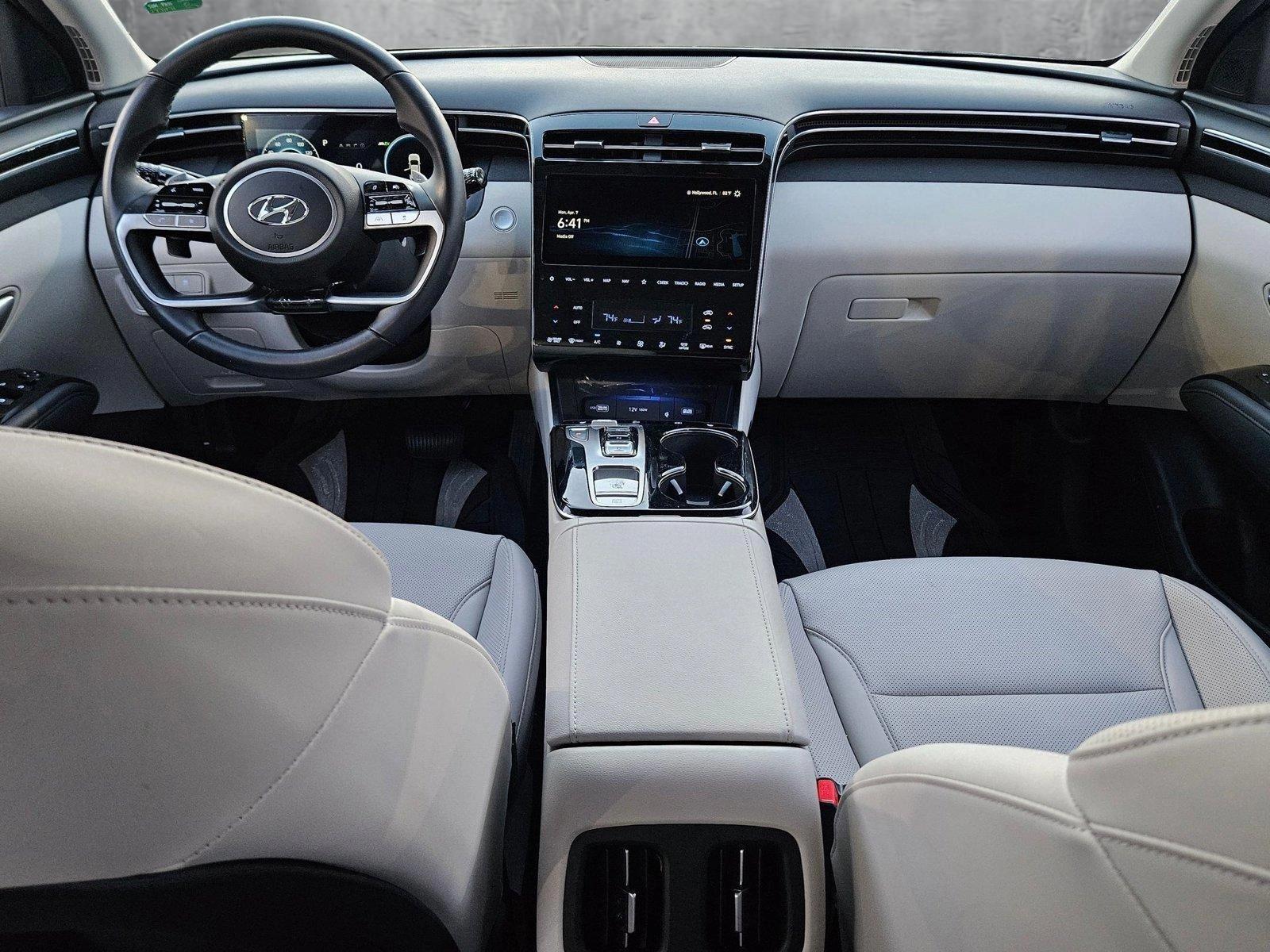2024 Hyundai TUCSON Hybrid Vehicle Photo in Pembroke Pines , FL 33027