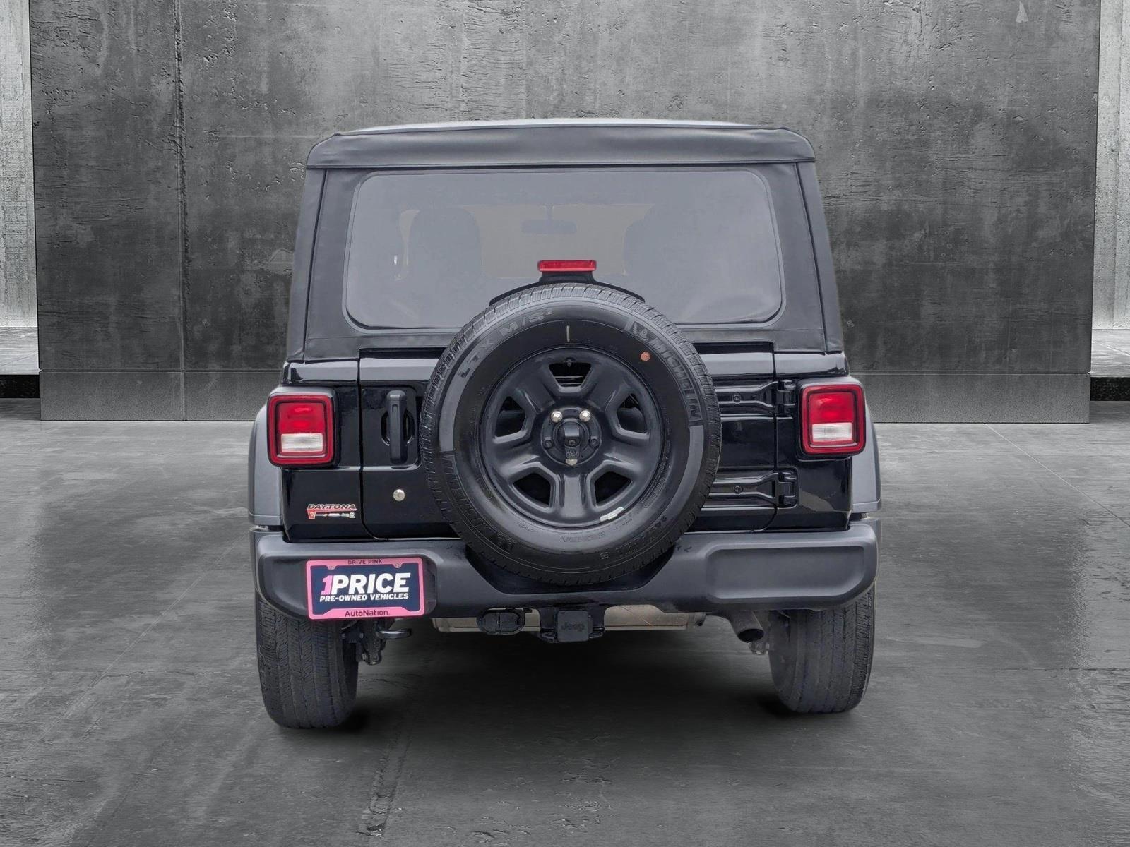 2023 Jeep Wrangler Vehicle Photo in Valencia, CA 91355
