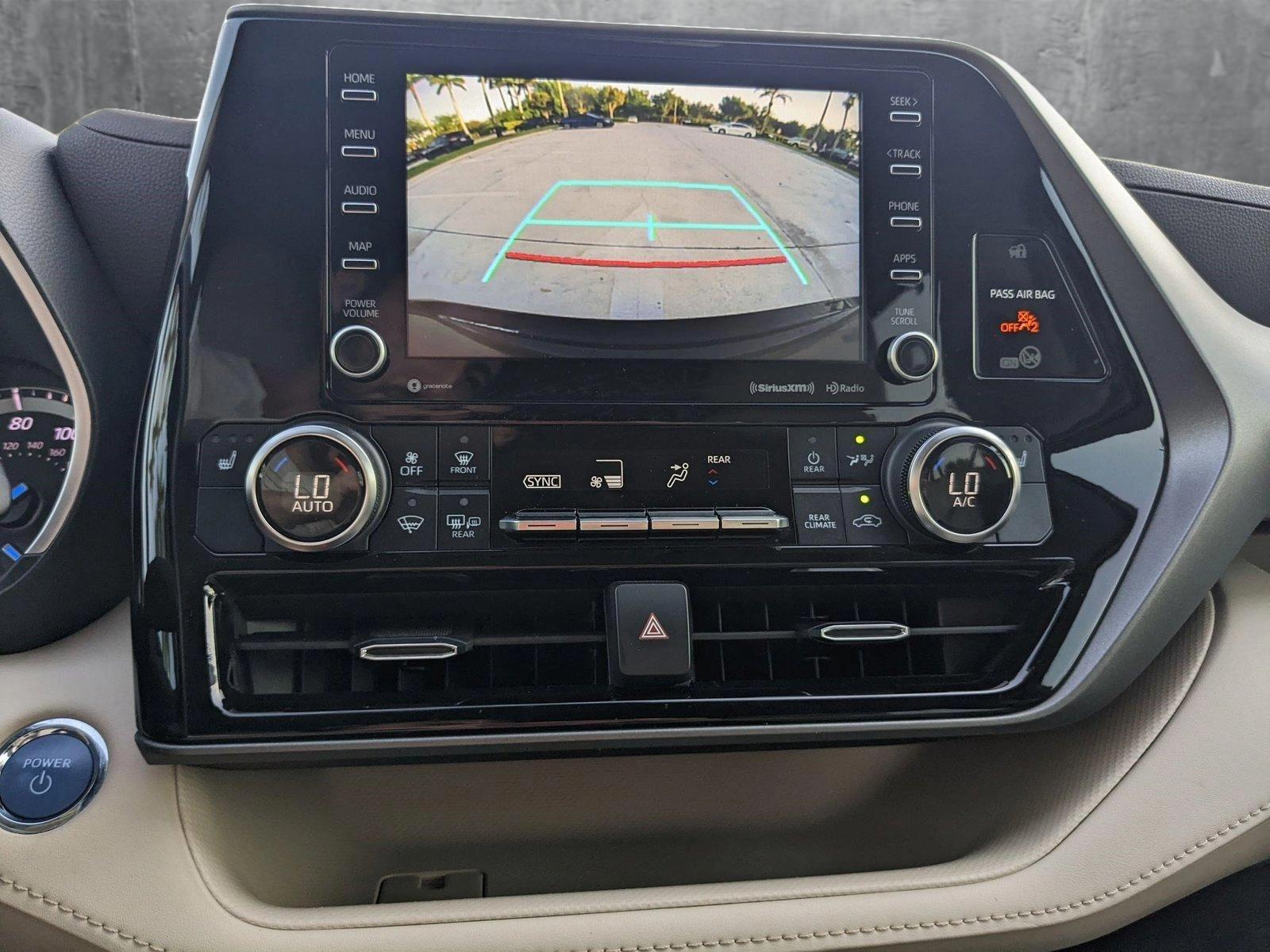 2022 Toyota Highlander Vehicle Photo in Davie, FL 33331