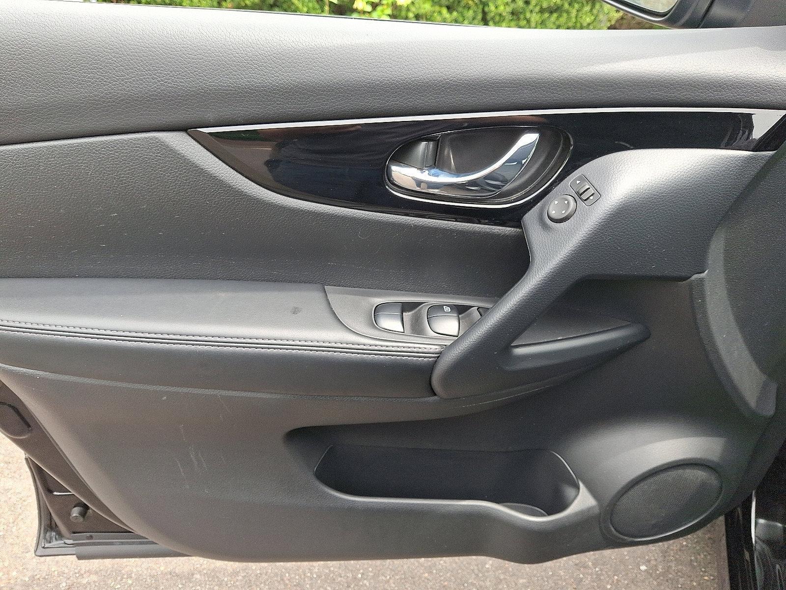 2022 Nissan Rogue Sport Vehicle Photo in Jenkintown, PA 19046