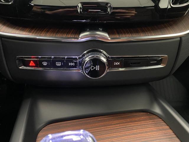 2025 Volvo XC60 Vehicle Photo in Appleton, WI 54913