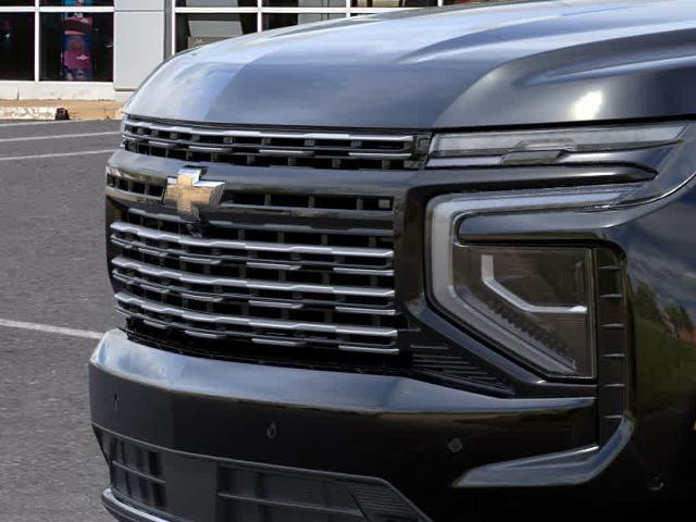 2025 Chevrolet Suburban Vehicle Photo in MOON TOWNSHIP, PA 15108-2571