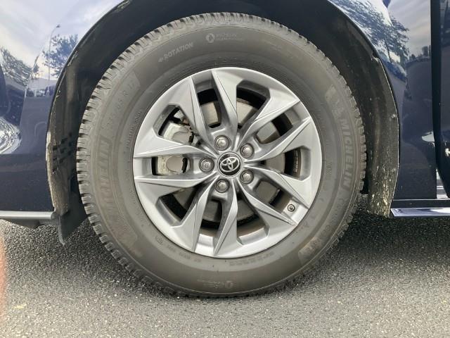 2021 Toyota Sienna Vehicle Photo in Oshkosh, WI 54904