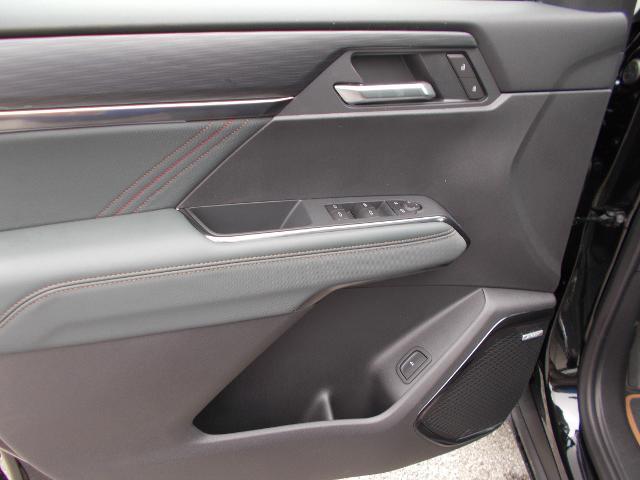 2025 GMC Acadia Vehicle Photo in LOWELL, MA 01852-4336