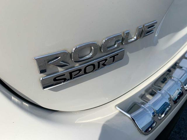 2017 Nissan Rogue Sport Vehicle Photo in MOON TOWNSHIP, PA 15108-2571