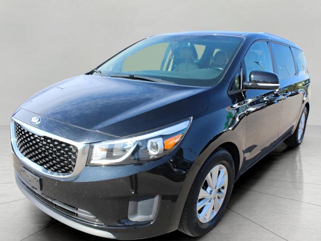 2017 Kia Sedona Vehicle Photo in Green Bay, WI 54304