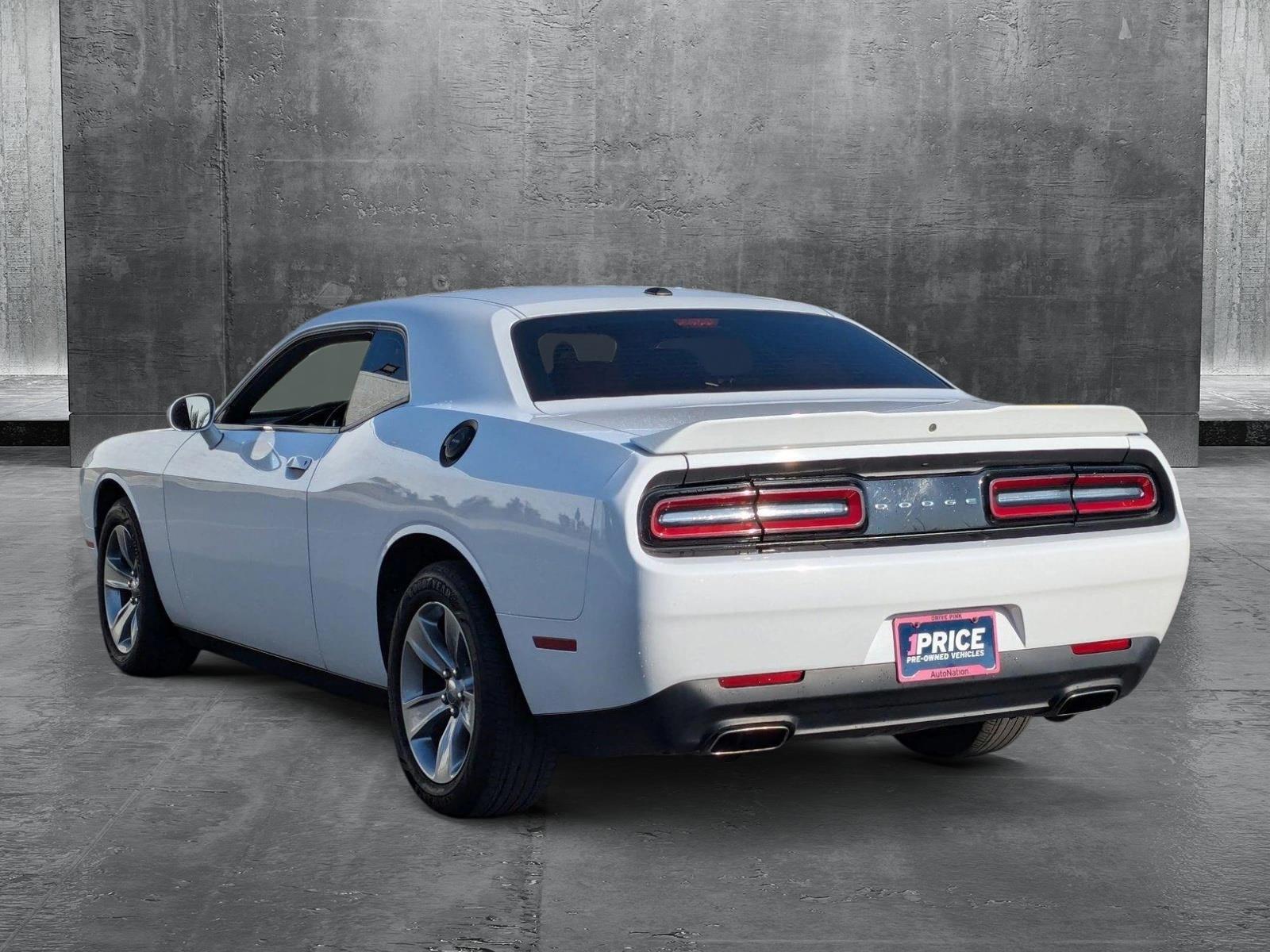 2019 Dodge Challenger Vehicle Photo in VALENCIA, CA 91355-1705