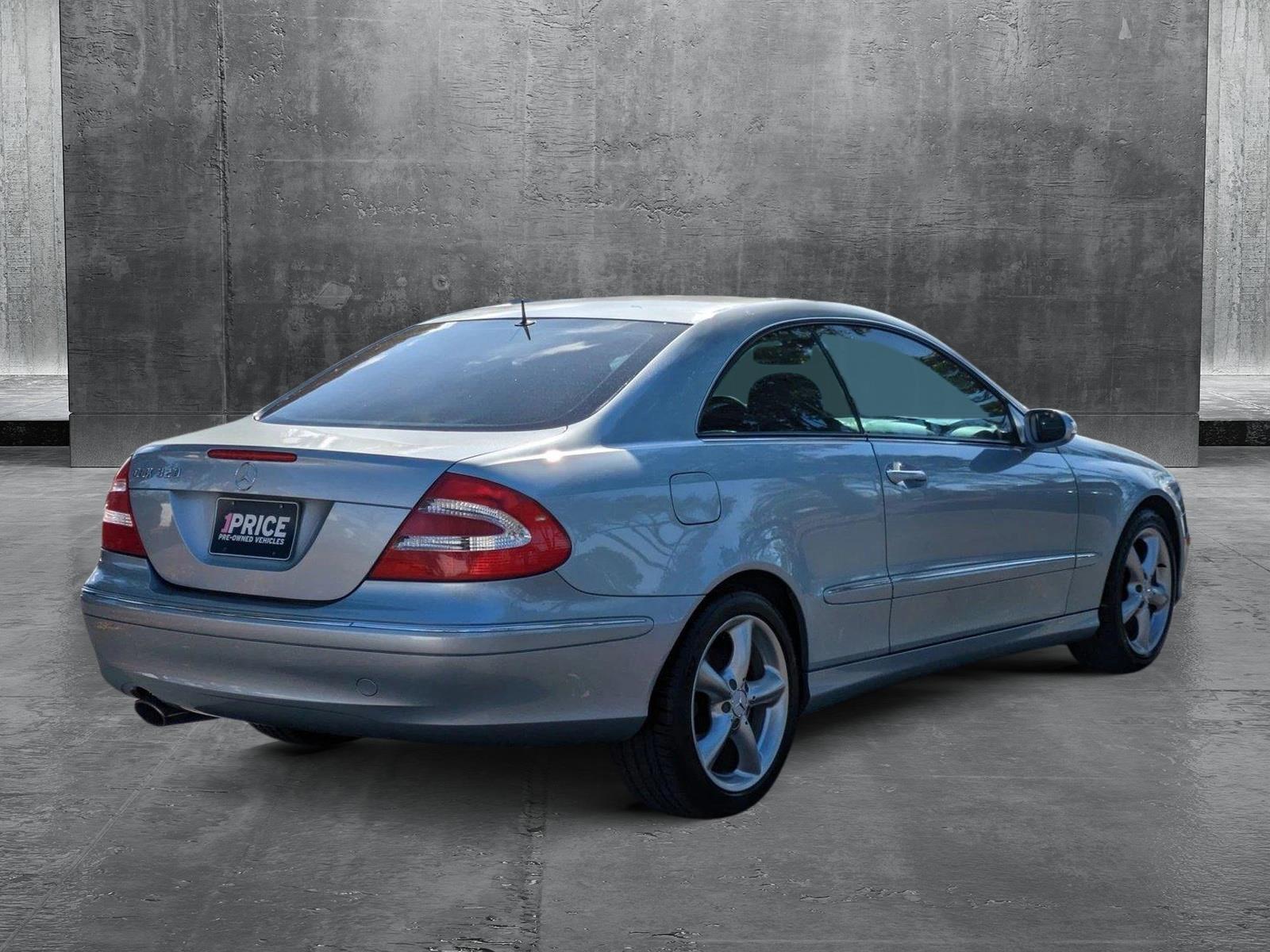 2005 Mercedes-Benz CLK-Class Vehicle Photo in GREENACRES, FL 33463-3207