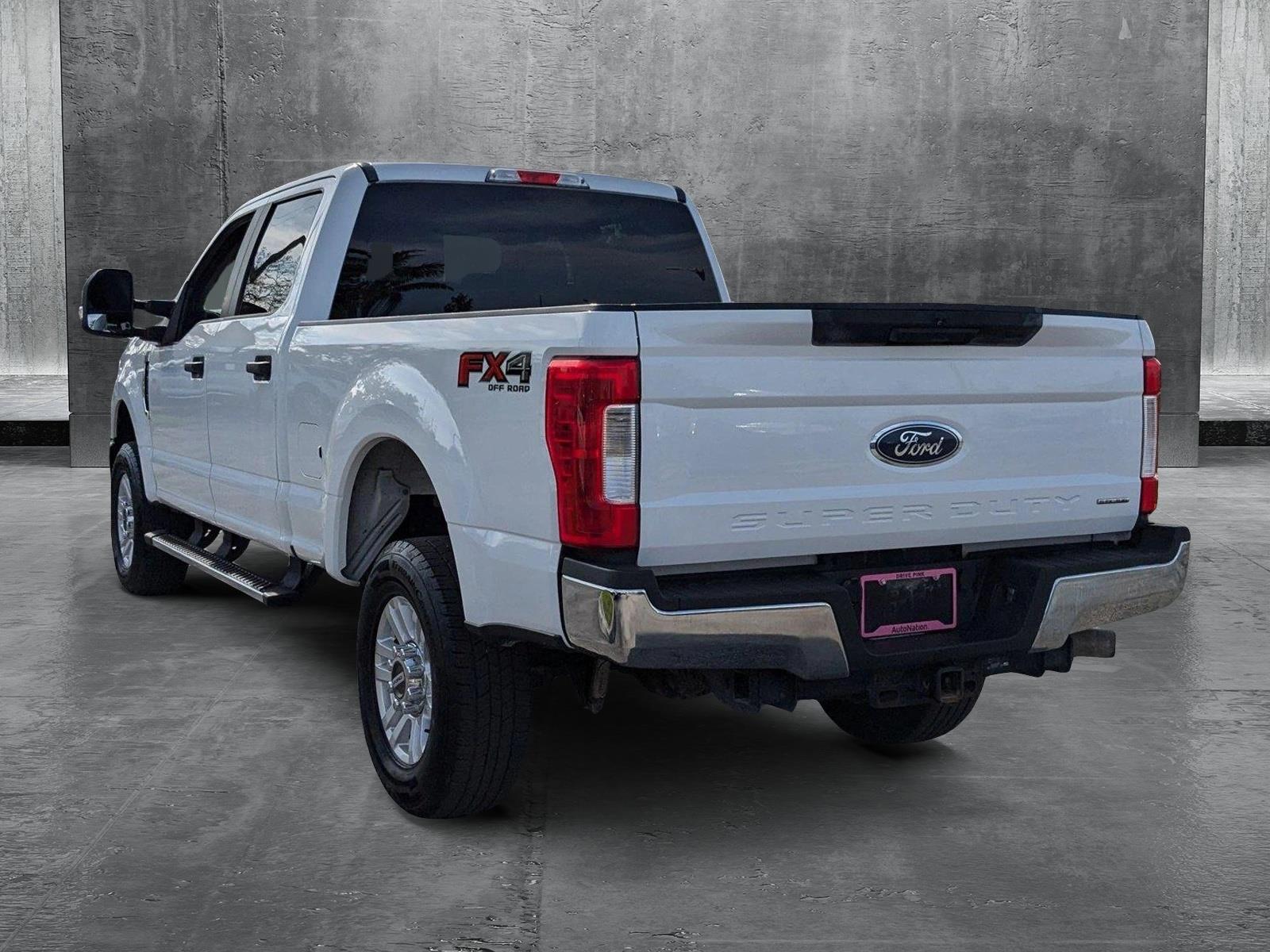 2017 Ford Super Duty F-250 SRW Vehicle Photo in Miami, FL 33015