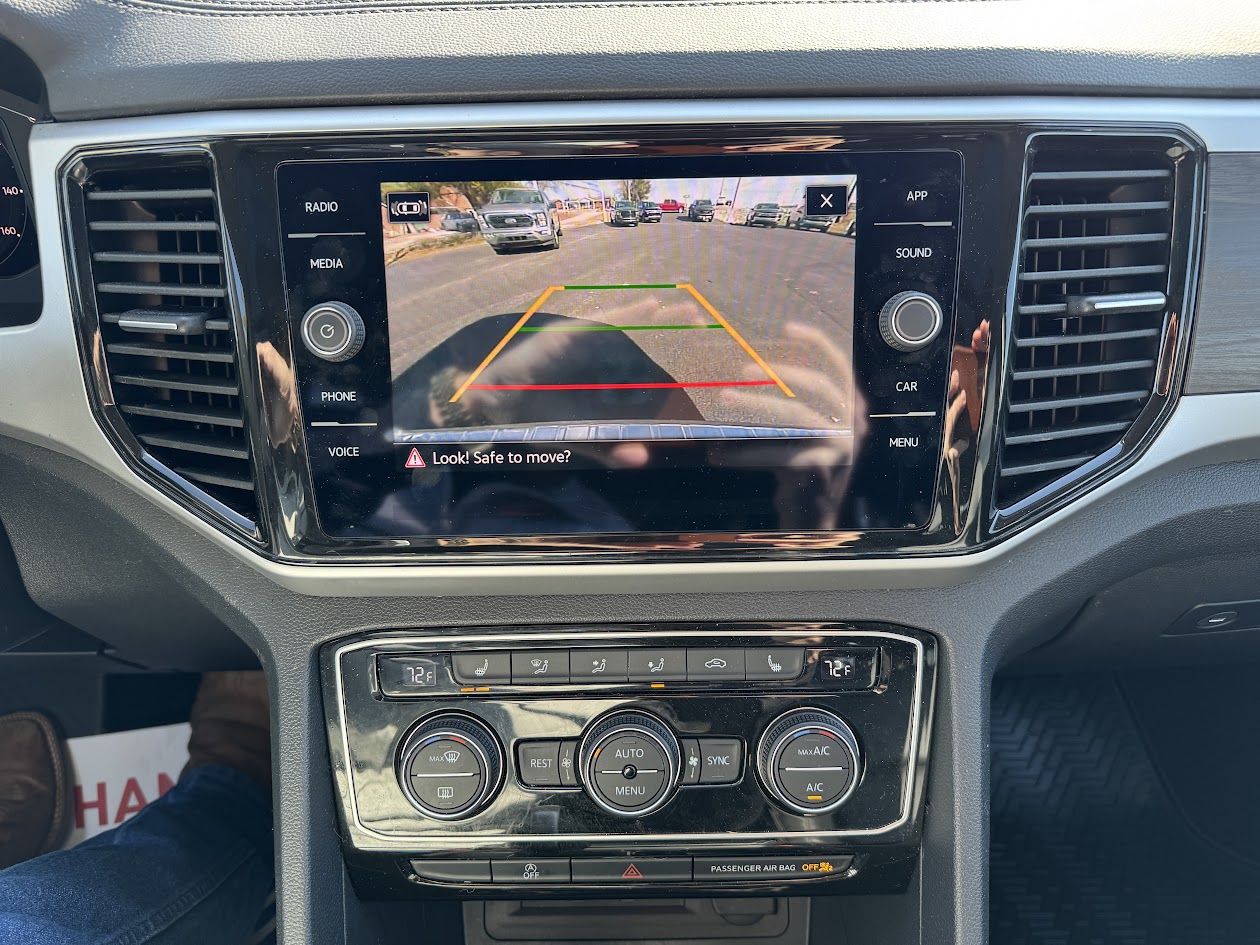 2022 Volkswagen Atlas Vehicle Photo in BOONVILLE, IN 47601-9633