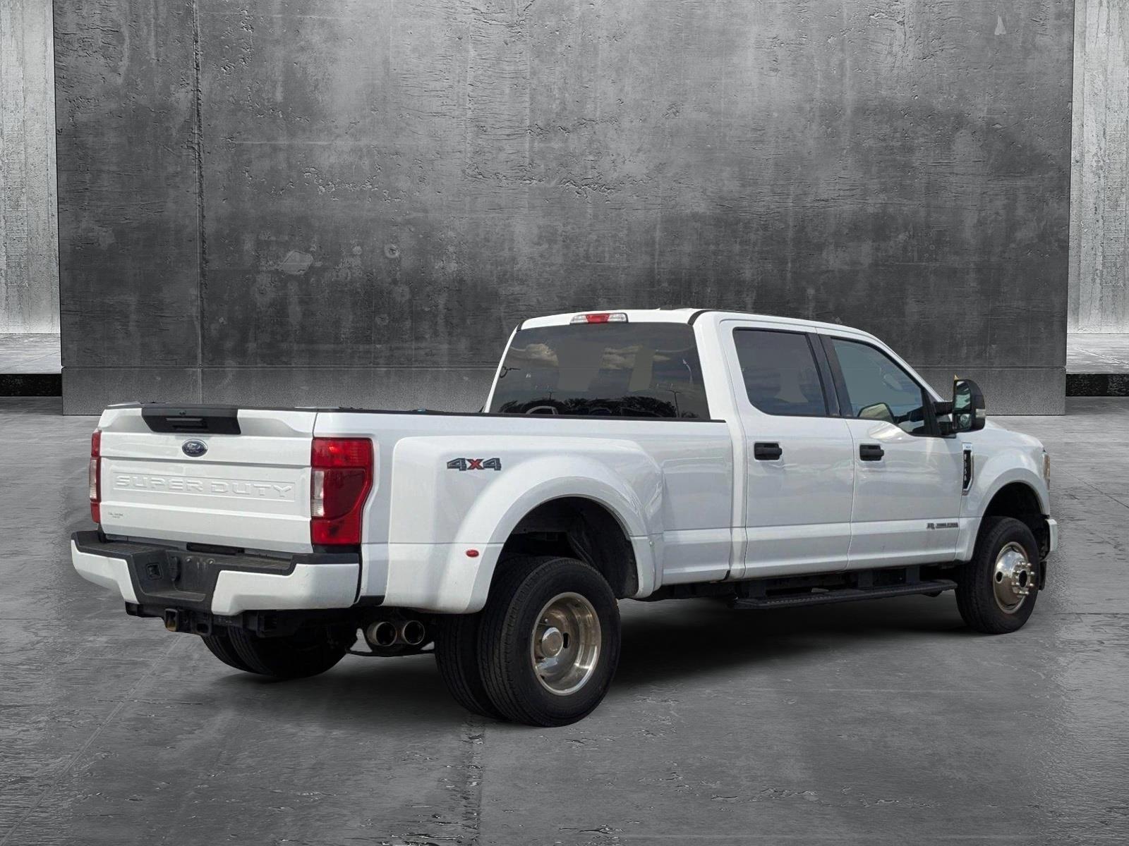 2022 Ford Super Duty F-350 DRW Vehicle Photo in St. Petersburg, FL 33713