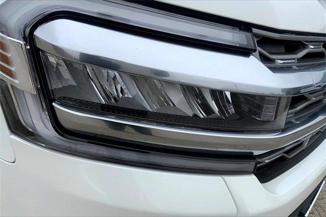 2024 Ford Expedition Vehicle Photo in TOPEKA, KS 66609-0000