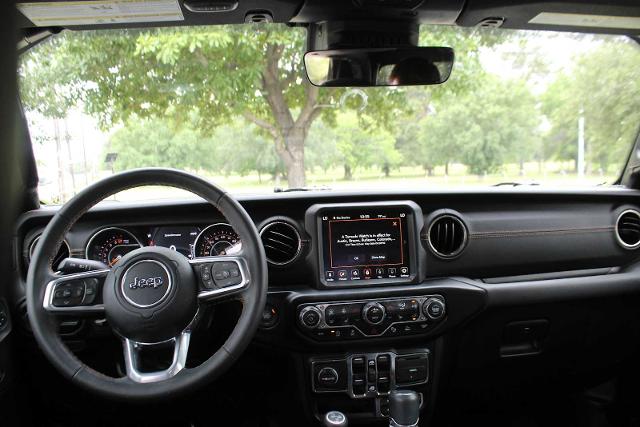 2022 Jeep Gladiator Vehicle Photo in HOUSTON, TX 77090