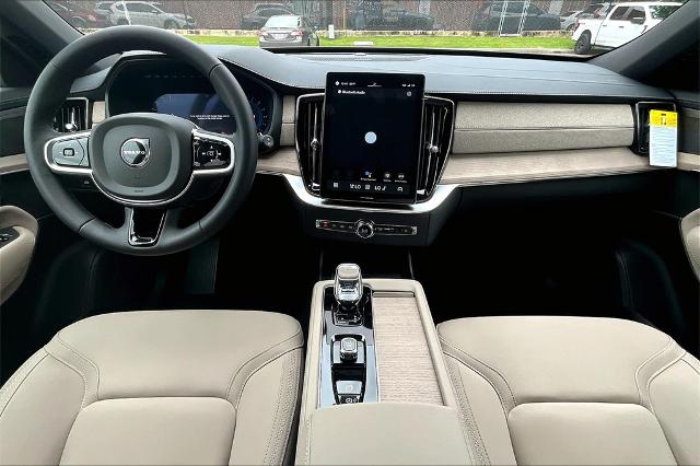 2025 Volvo XC90 Vehicle Photo in Houston, TX 77007
