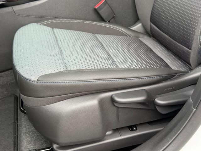 2025 Chevrolet Trax Vehicle Photo in COLUMBIA, MO 65203-3903