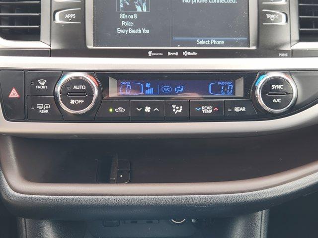 2019 Toyota Highlander Vehicle Photo in Decatur, TX 76234