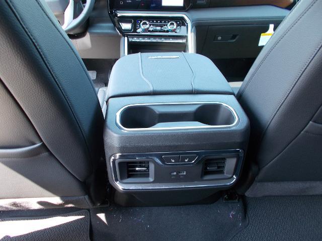 2025 GMC Sierra 2500 HD Vehicle Photo in LOWELL, MA 01852-4336