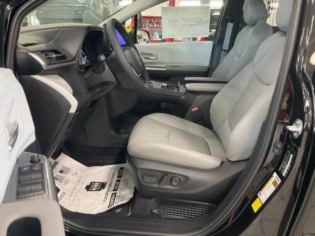 2025 Toyota Sienna Vehicle Photo in Oshkosh, WI 54904