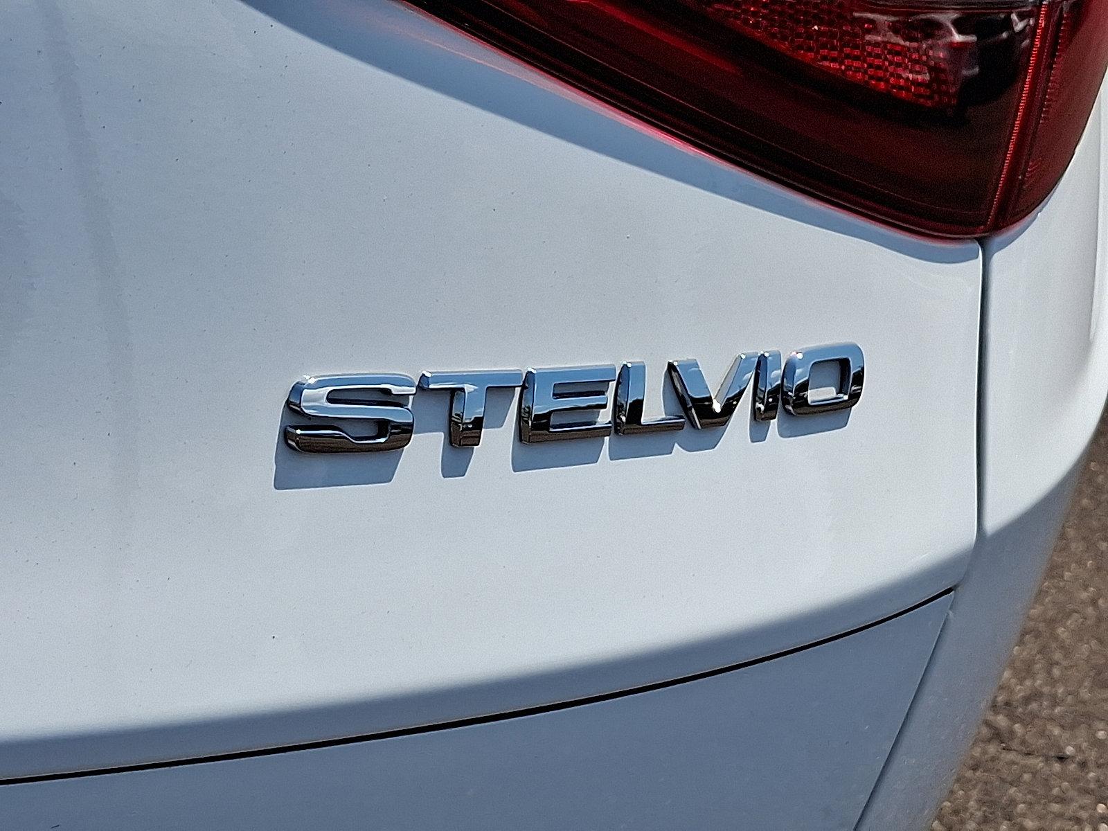 2022 Alfa Romeo Stelvio Vehicle Photo in Willow Grove, PA 19090