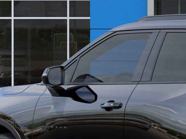 2025 Chevrolet Blazer Vehicle Photo in Roslyn, NY 11576
