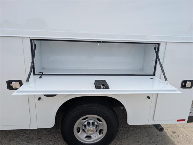 2025 Chevrolet Express Commercial Cutaway Vehicle Photo in ENGLEWOOD, CO 80113-6708