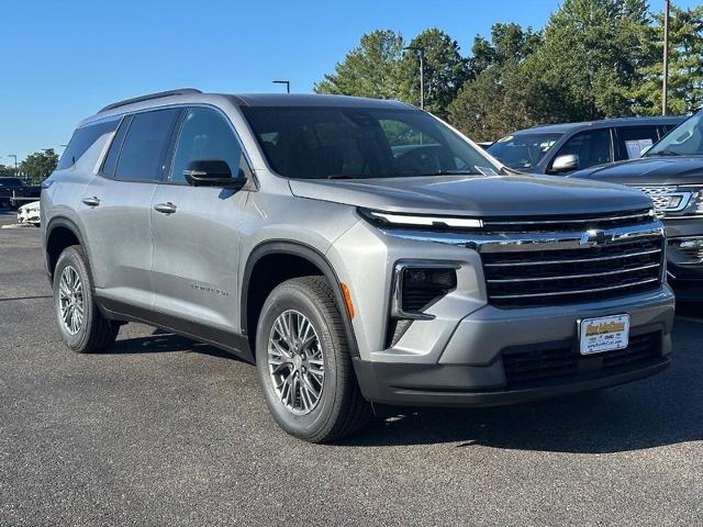 2025 Chevrolet Traverse Vehicle Photo in COLUMBIA, MO 65203-3903