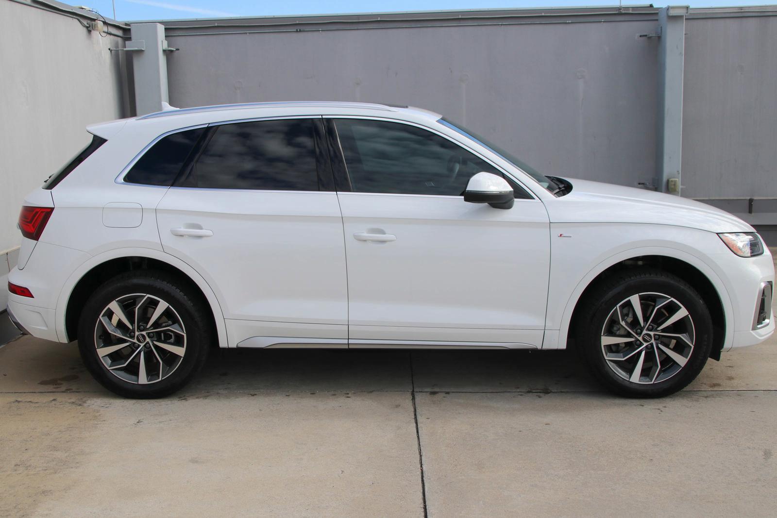 2024 Audi Q5 Vehicle Photo in SUGAR LAND, TX 77478