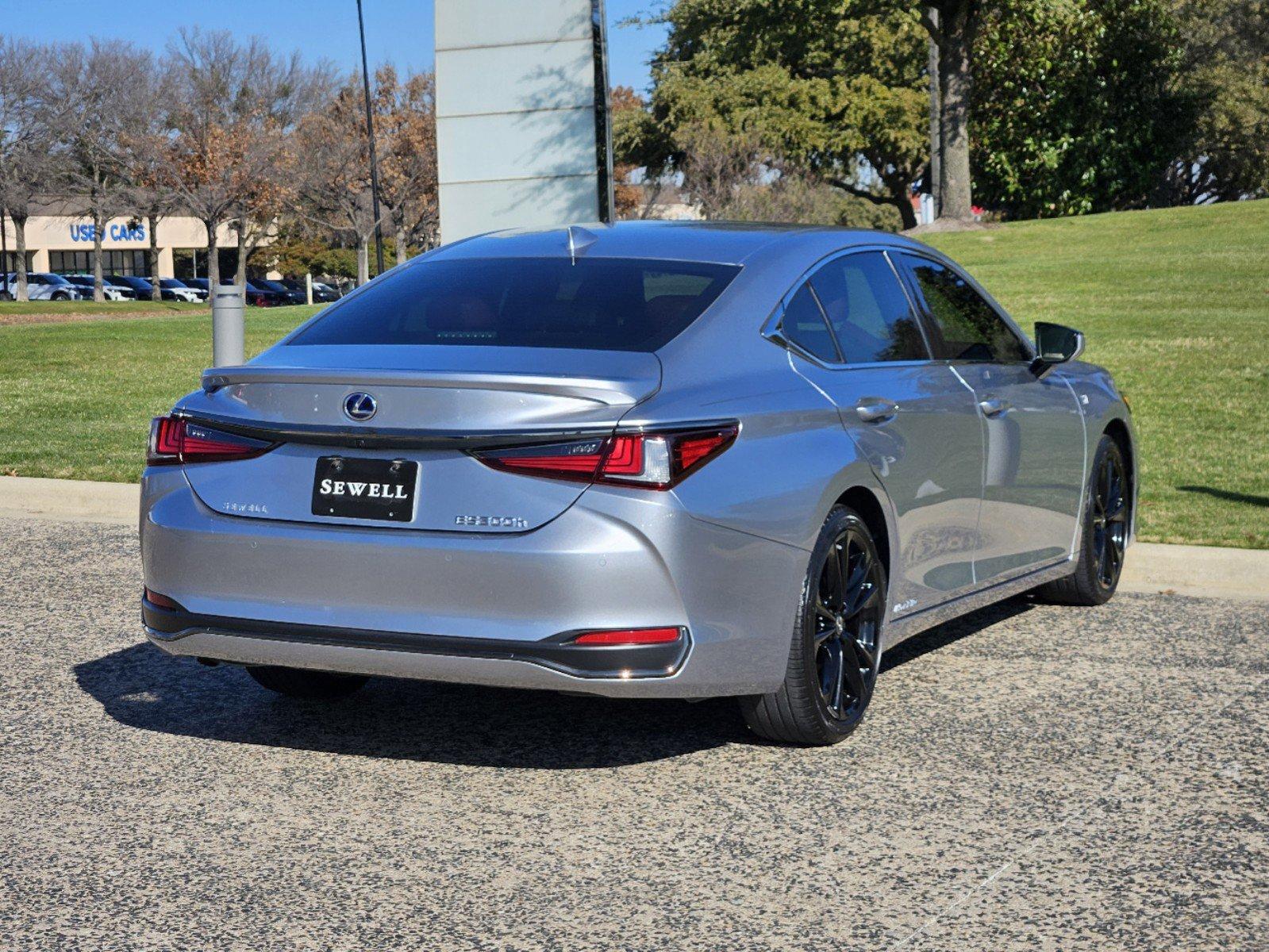 2022 Lexus ES 300h Vehicle Photo in FORT WORTH, TX 76132