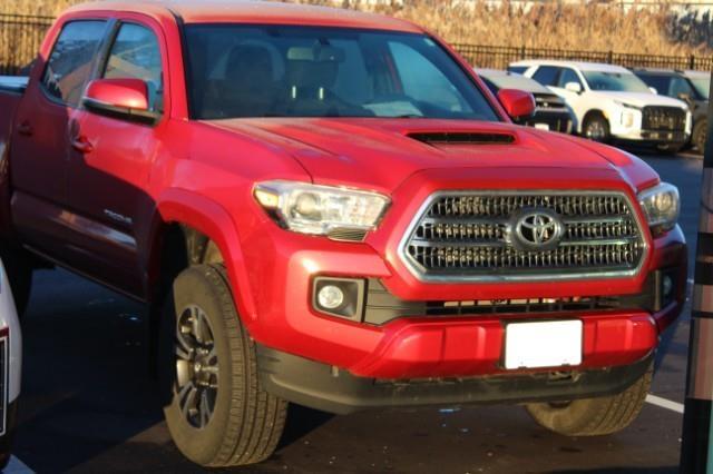 2016 Toyota Tacoma Vehicle Photo in Green Bay, WI 54304