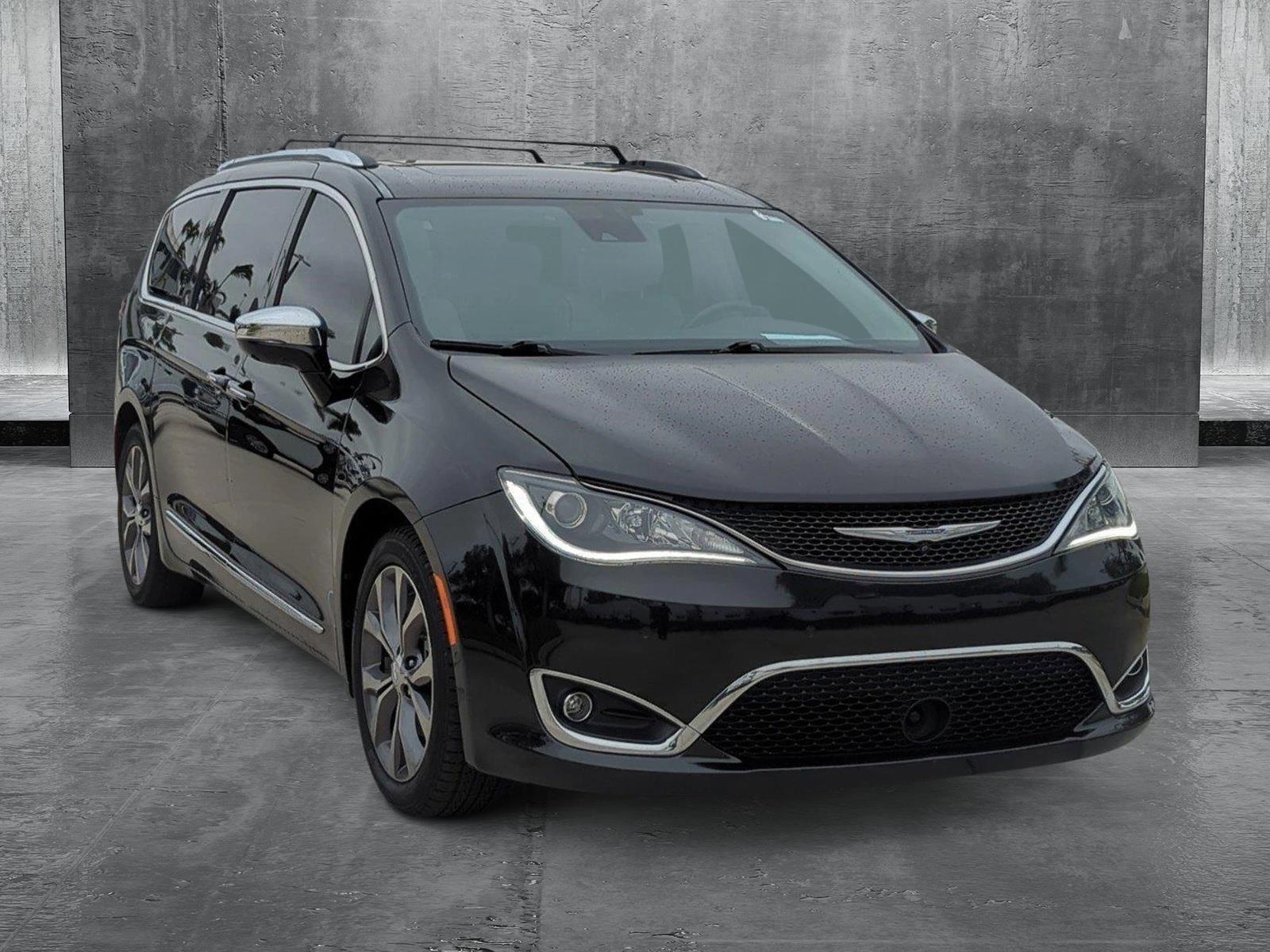 2017 Chrysler Pacifica Vehicle Photo in Pembroke Pines, FL 33027