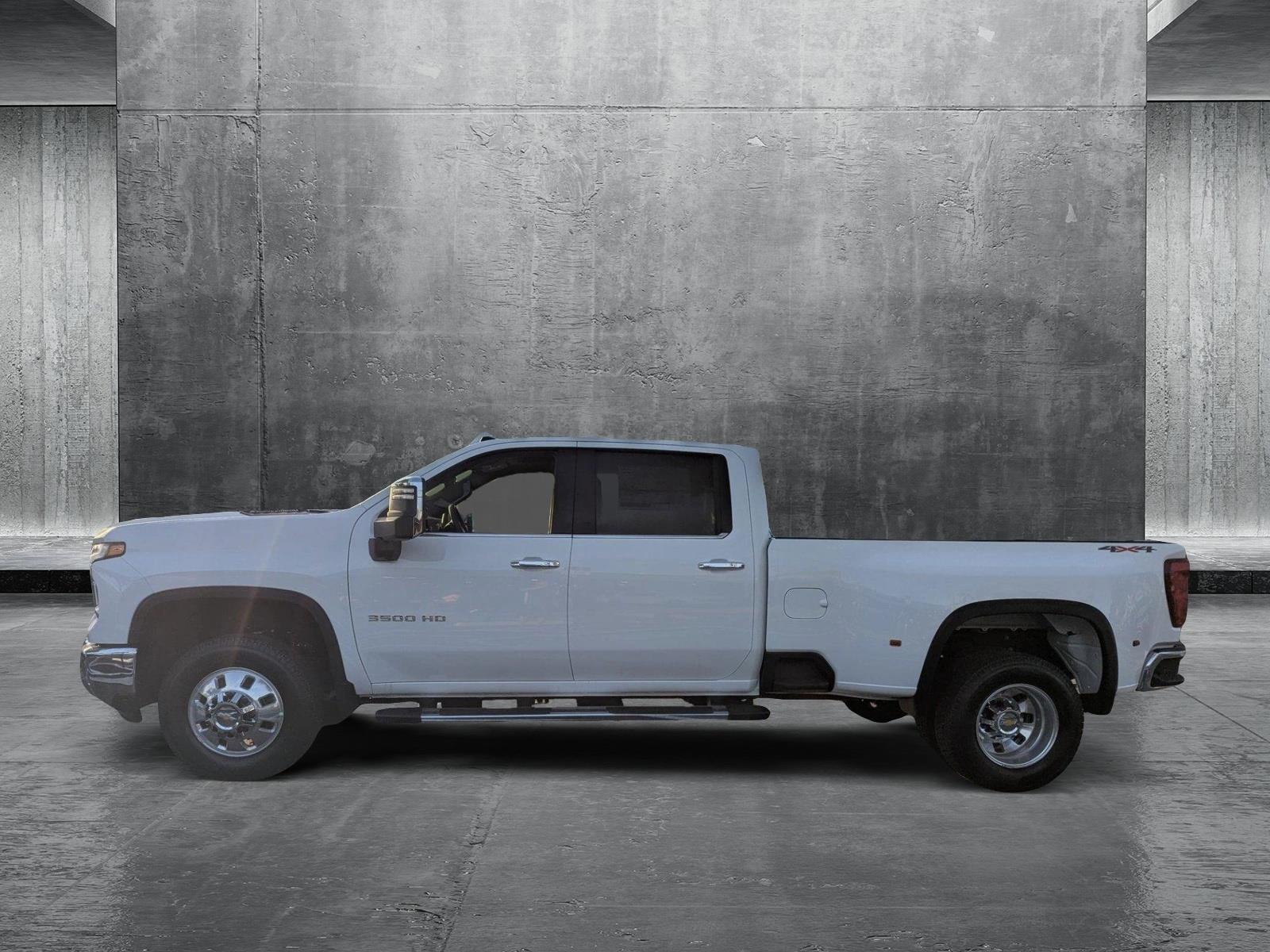 2025 Chevrolet Silverado 3500 HD Vehicle Photo in GREENACRES, FL 33463-3207