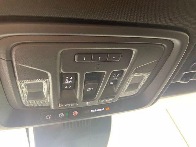 2025 Chevrolet Silverado 3500 HD Vehicle Photo in PHOENIX, AZ 85014-3381
