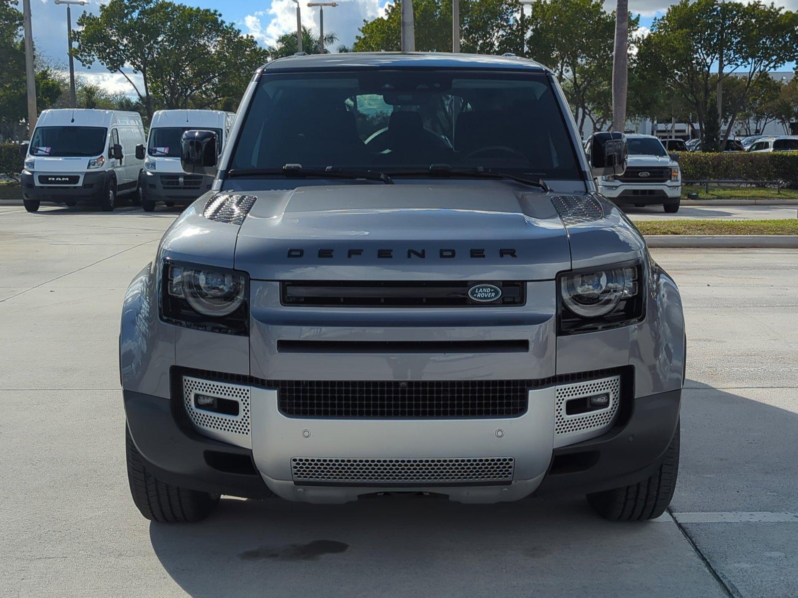 2023 Land Rover Defender Vehicle Photo in WEST PALM BEACH, FL 33407-3296